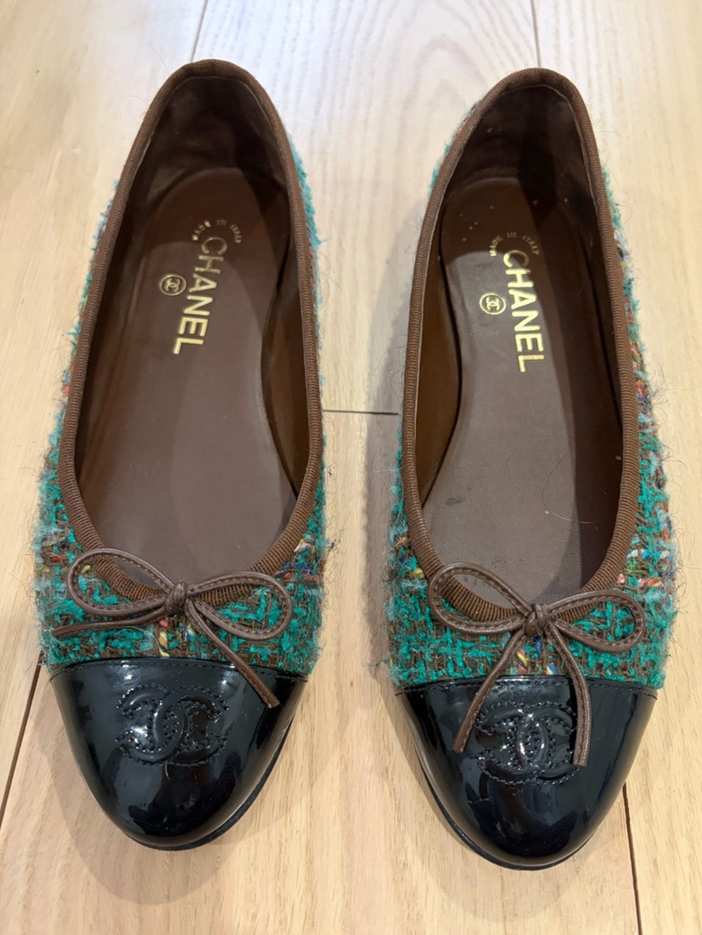 CHANEL green tweed black patent leather toe Ballet Flats size 38.5C